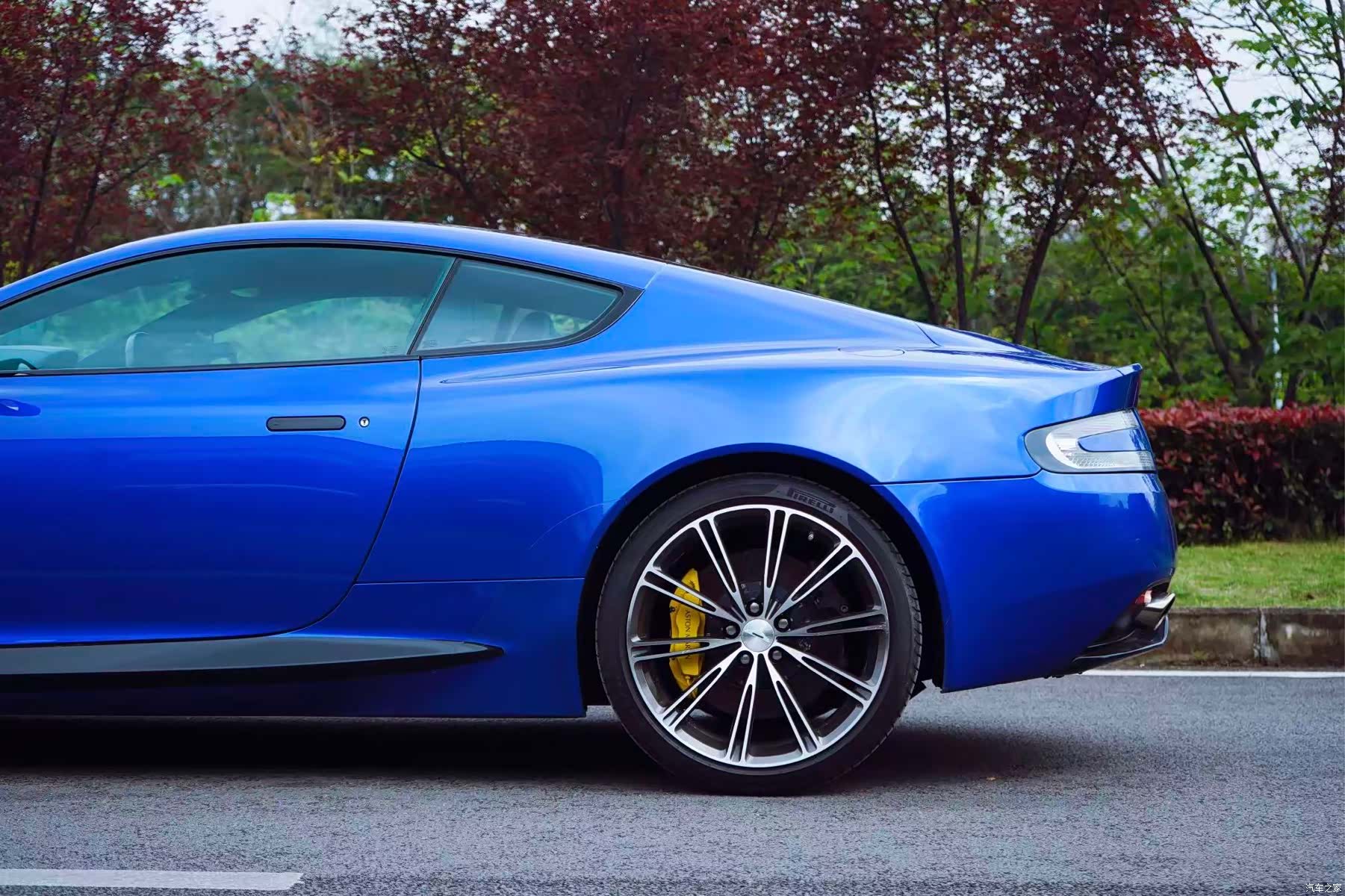 Aston Martin Virage, 2014 7