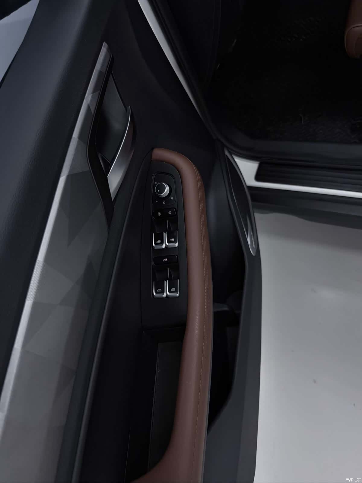 Geely X6, 2022 16