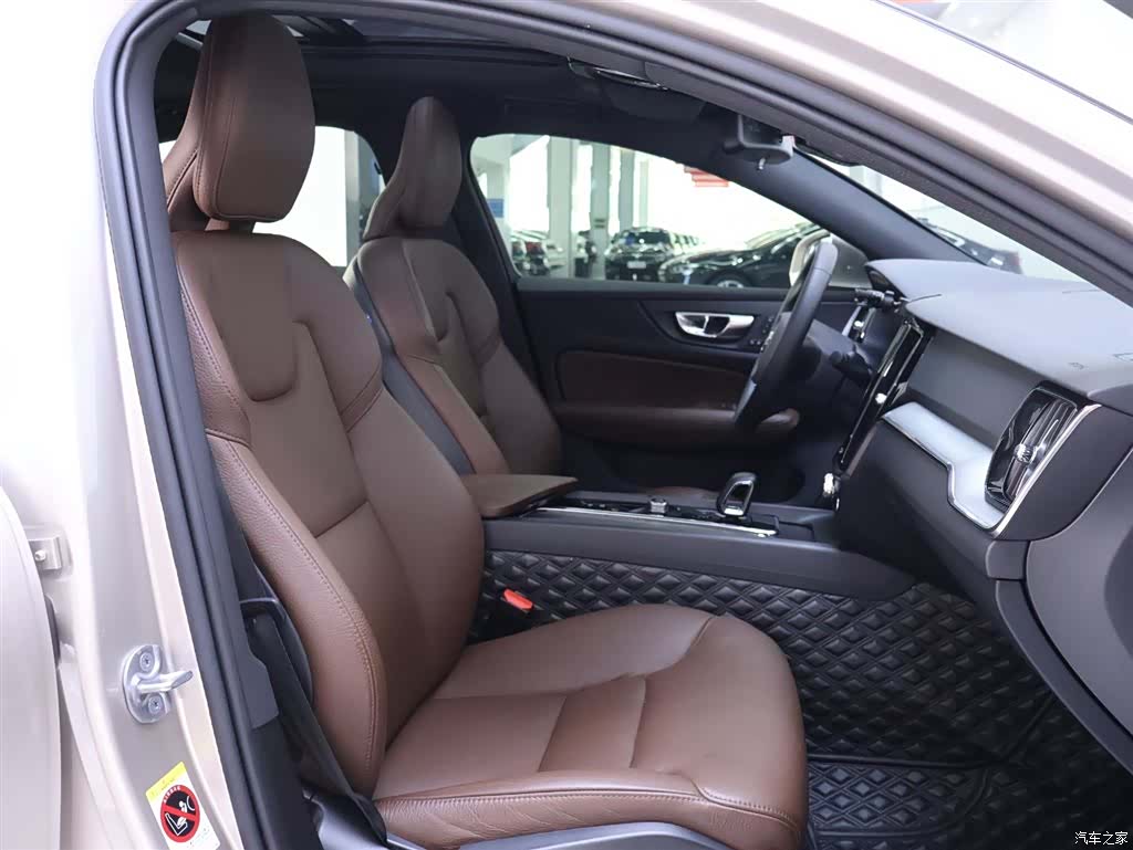 Volvo S60, 2023 20