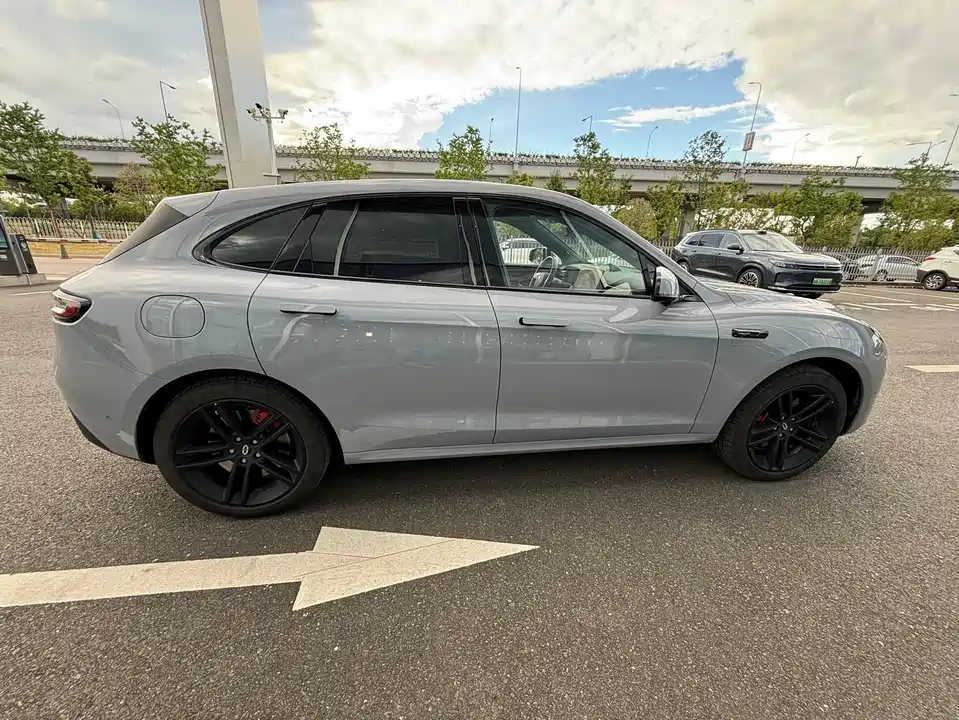 HarmonyOS Ask the world M5