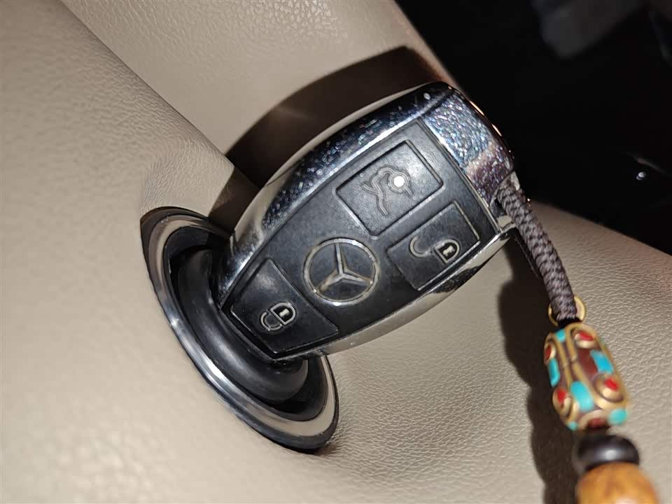 Mercedes-Benz R-class