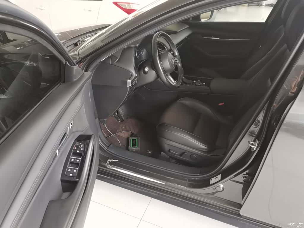 Mazda Mazda3, 2023 16