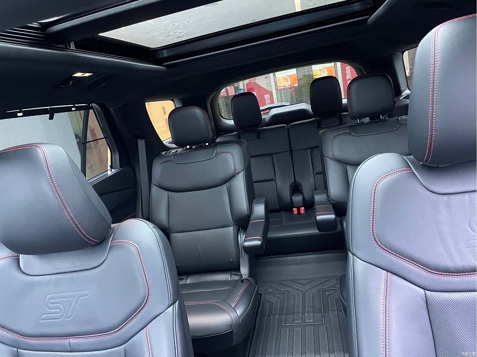 Ford Explorer, 2020 11