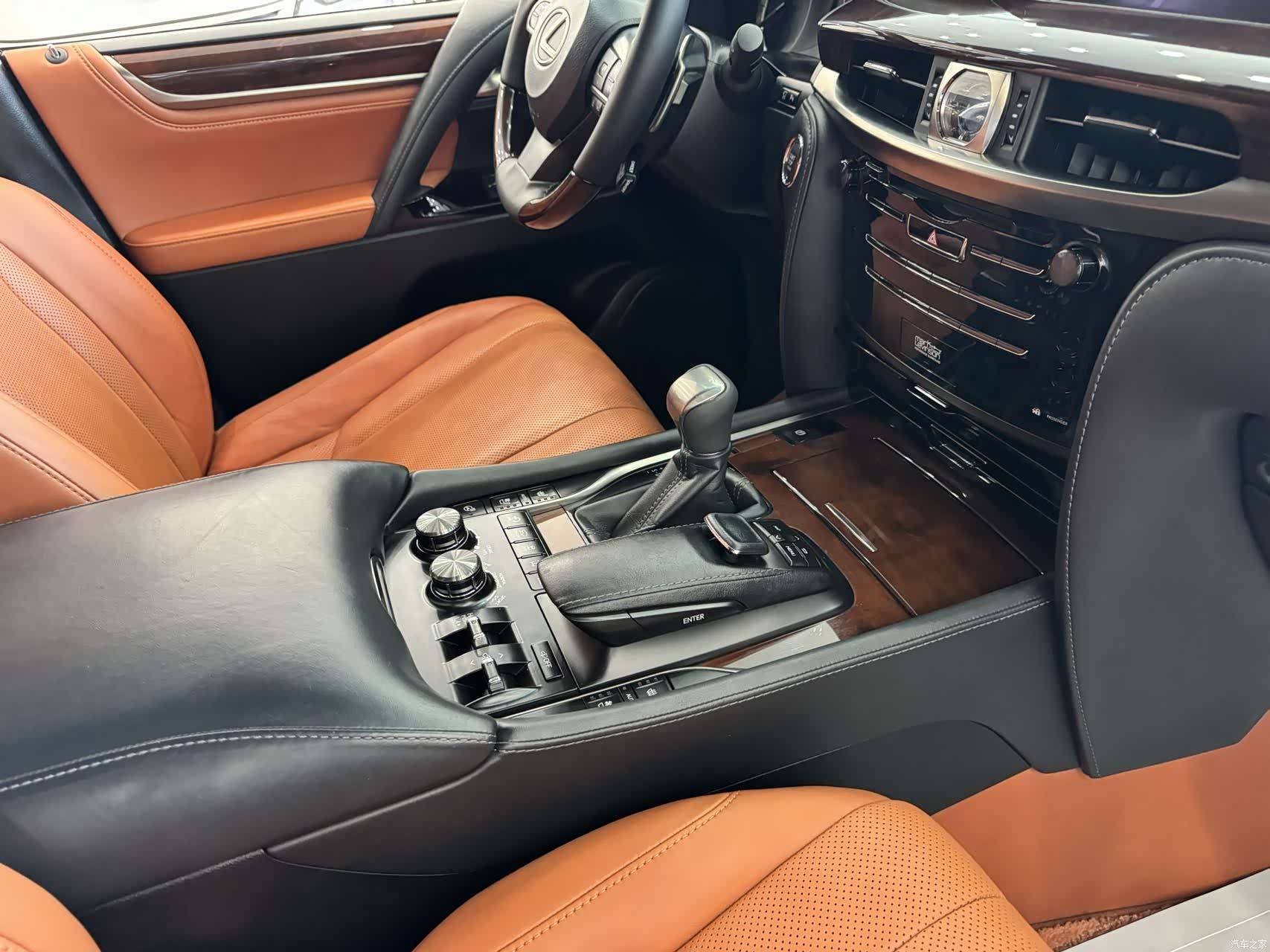 Lexus LX, 2017 8