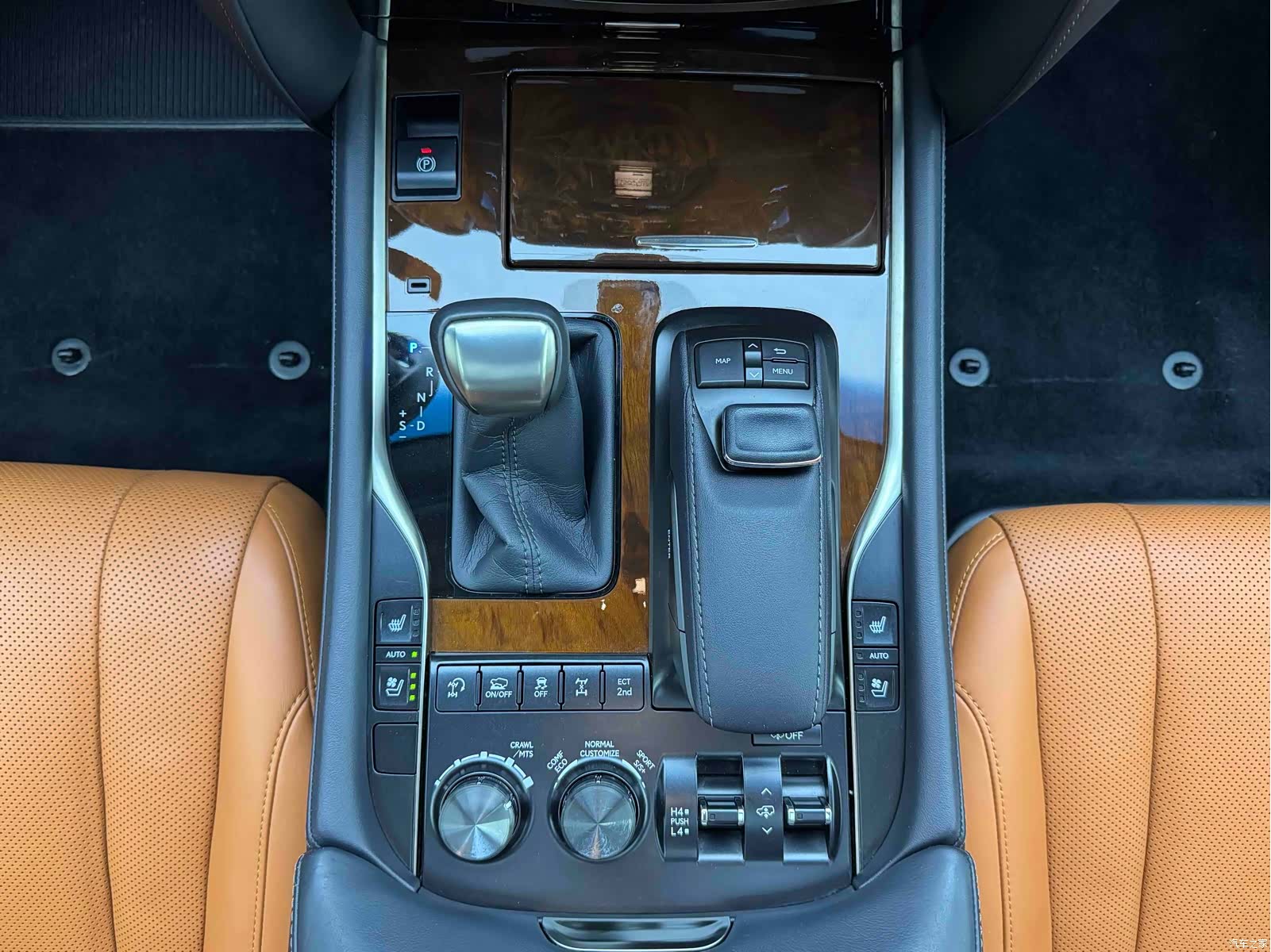 Lexus LX, 2017 16
