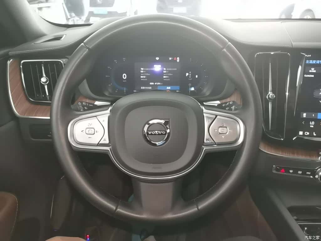 Volvo XC60, 2024 11
