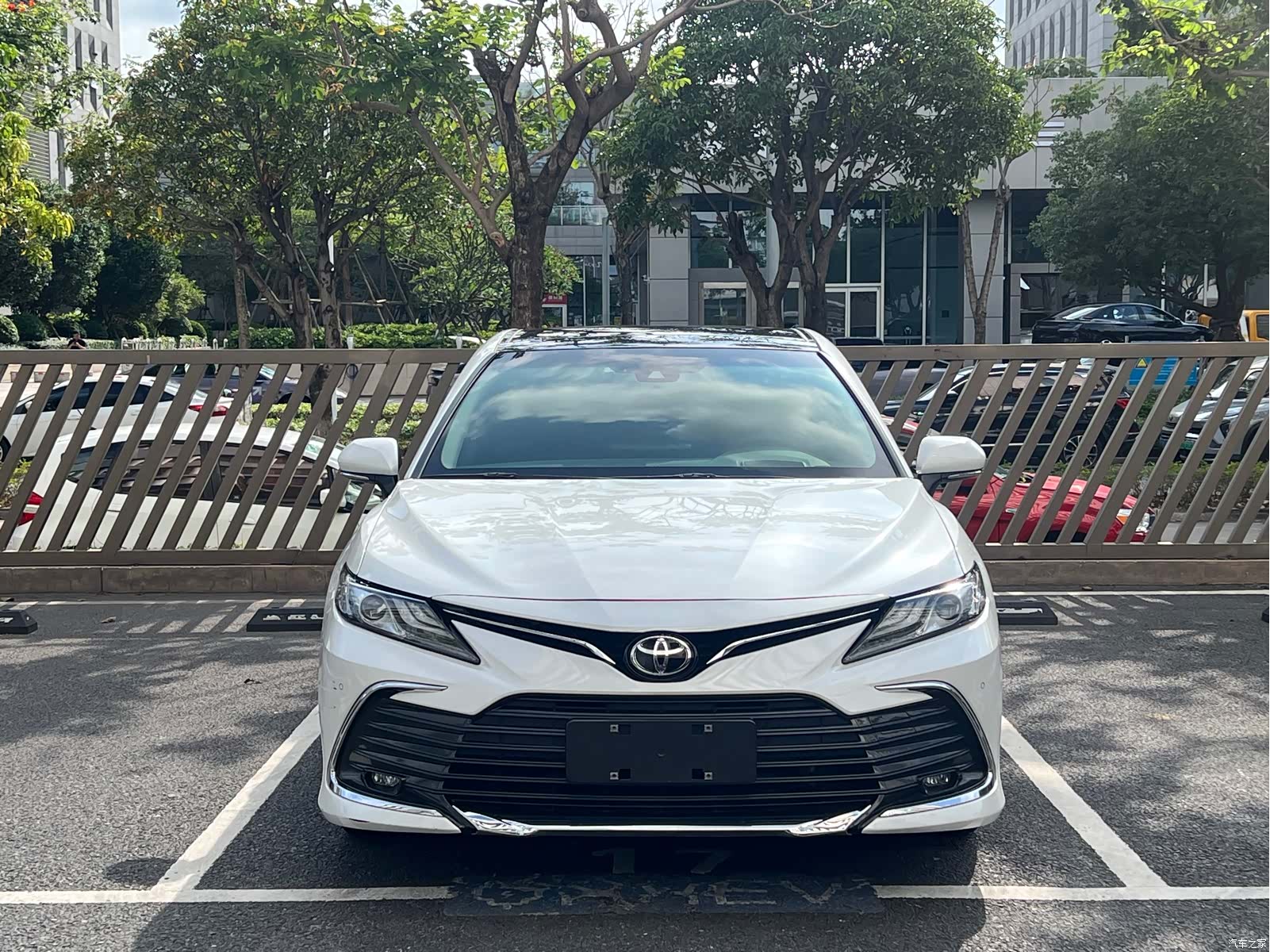 Toyota Camry, 2023 2