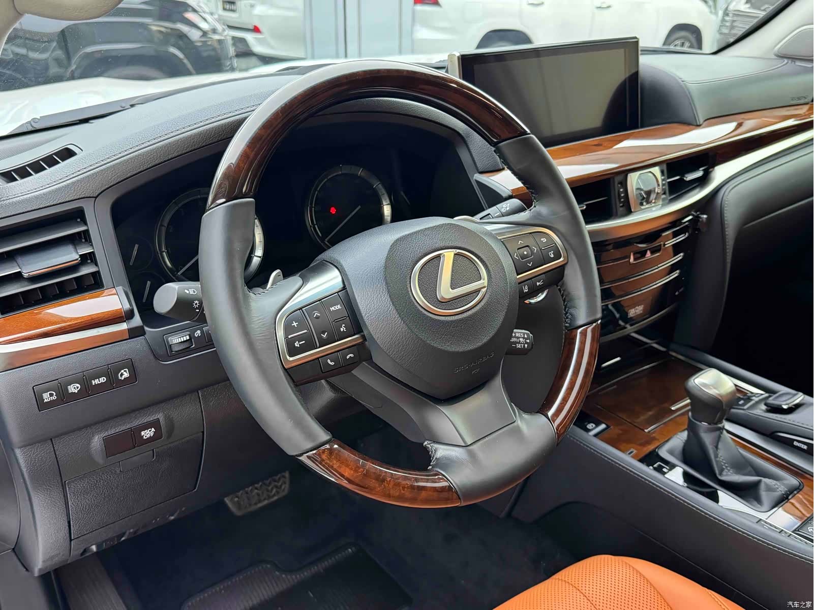 Lexus LX, 2017 8