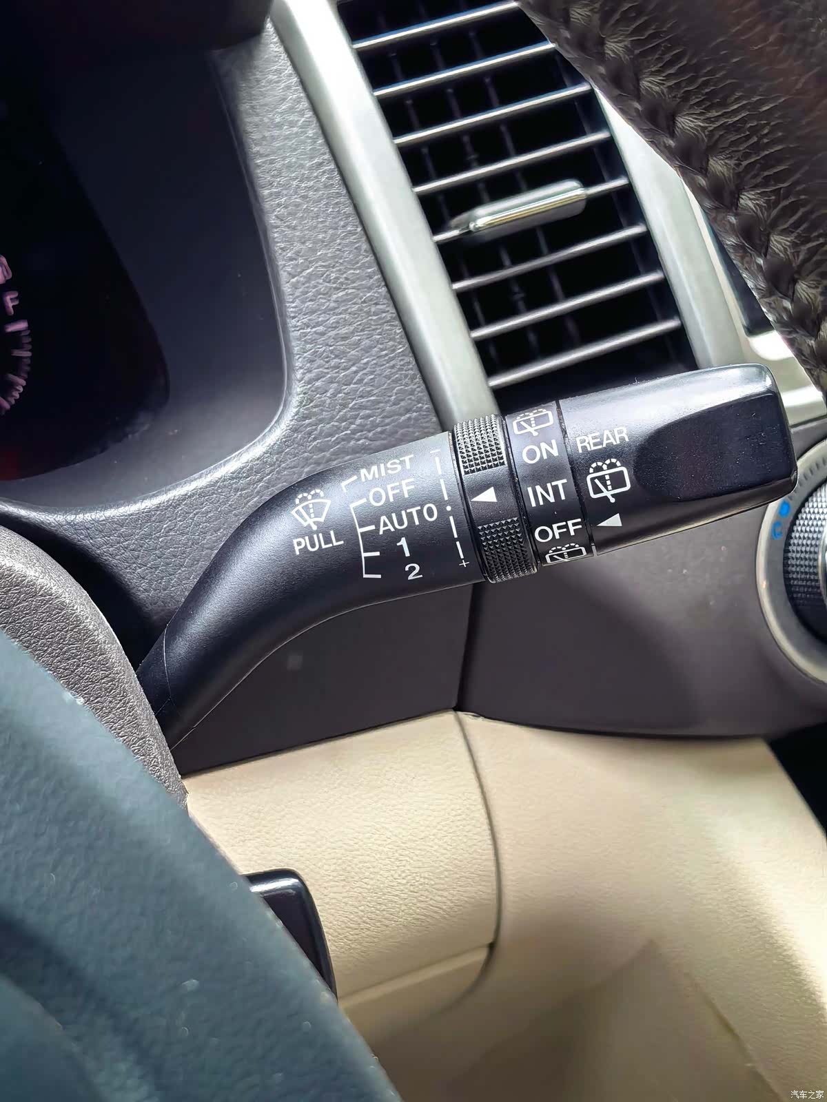 Mazda 8, 2013 17