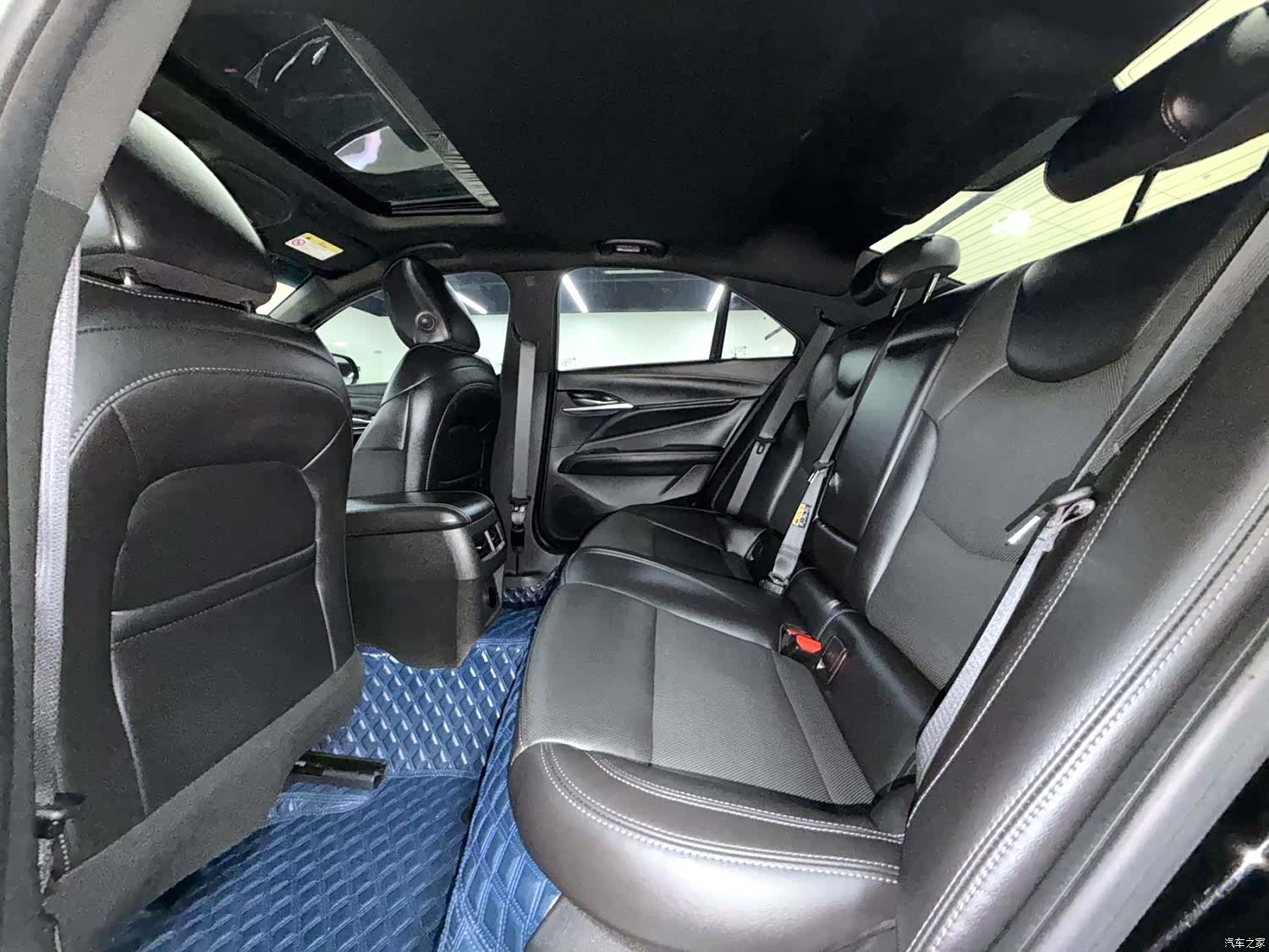 Cadillac CT4, 2024 все фото