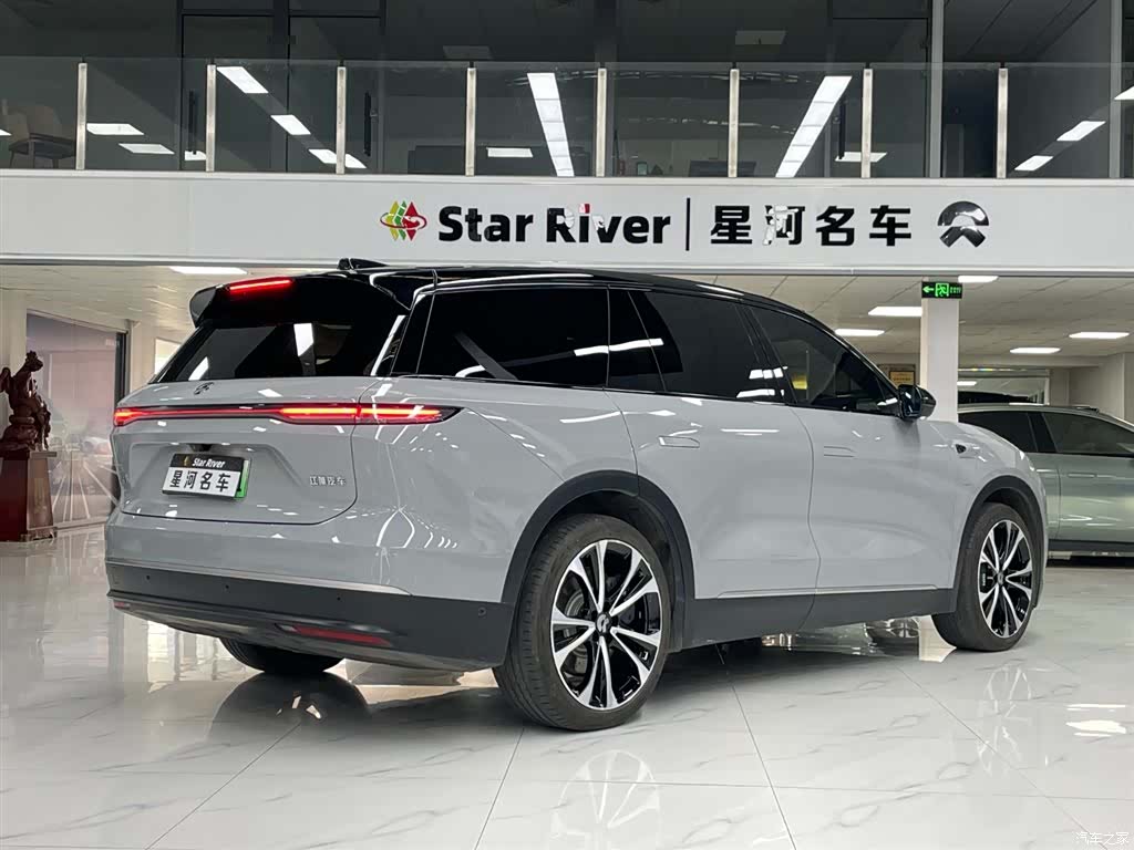 NIO ES8, 2023 7