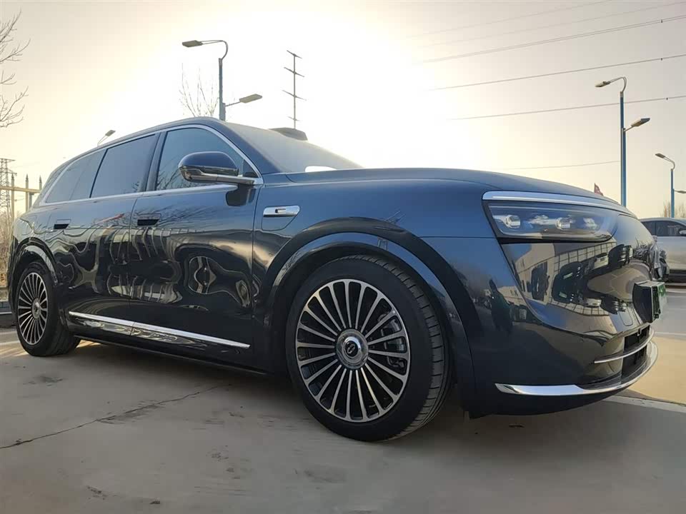 AITO Ask the world M8