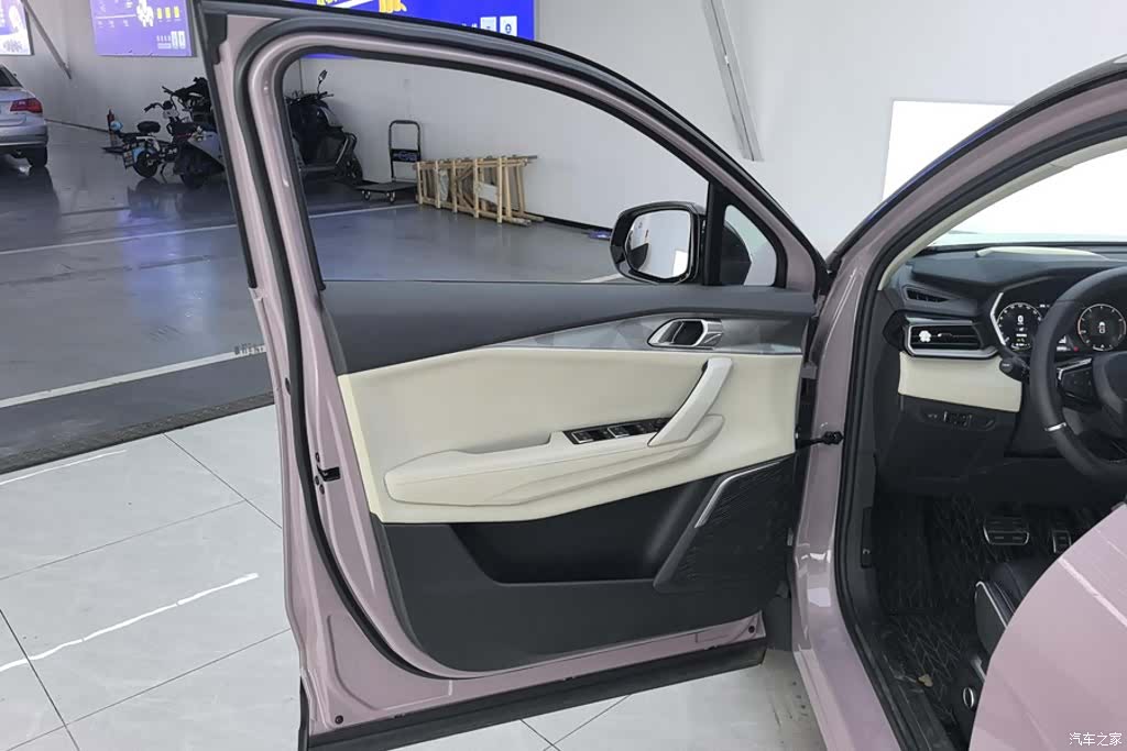 Lynk & Co 02, 2022 7