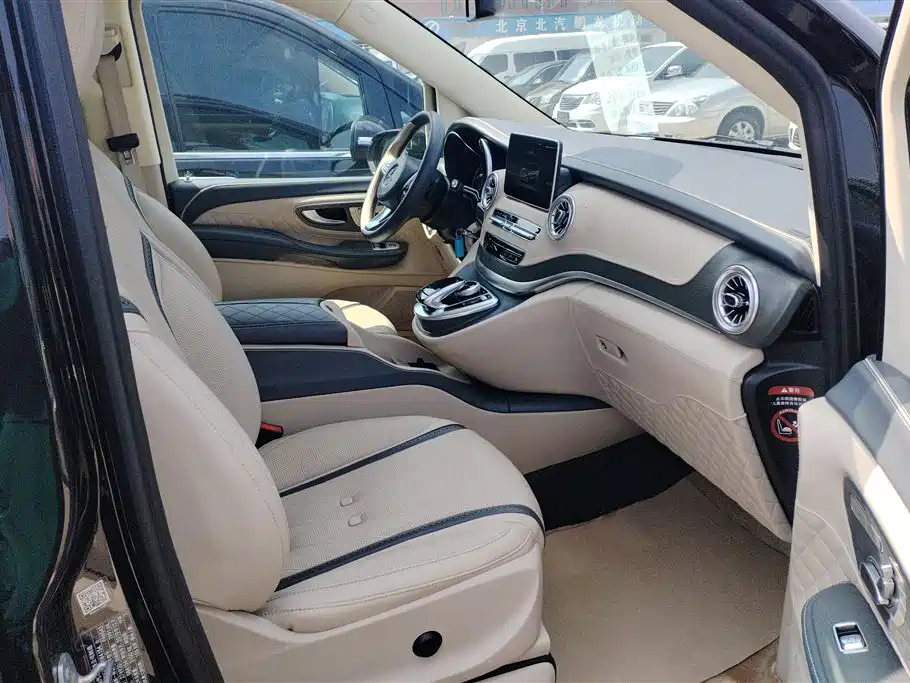 Mercedes-Benz V-class
