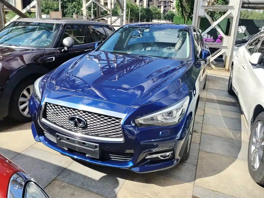 Infiniti Q50L