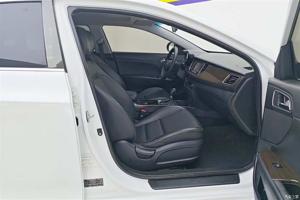 Hyundai GLS, 2016 8