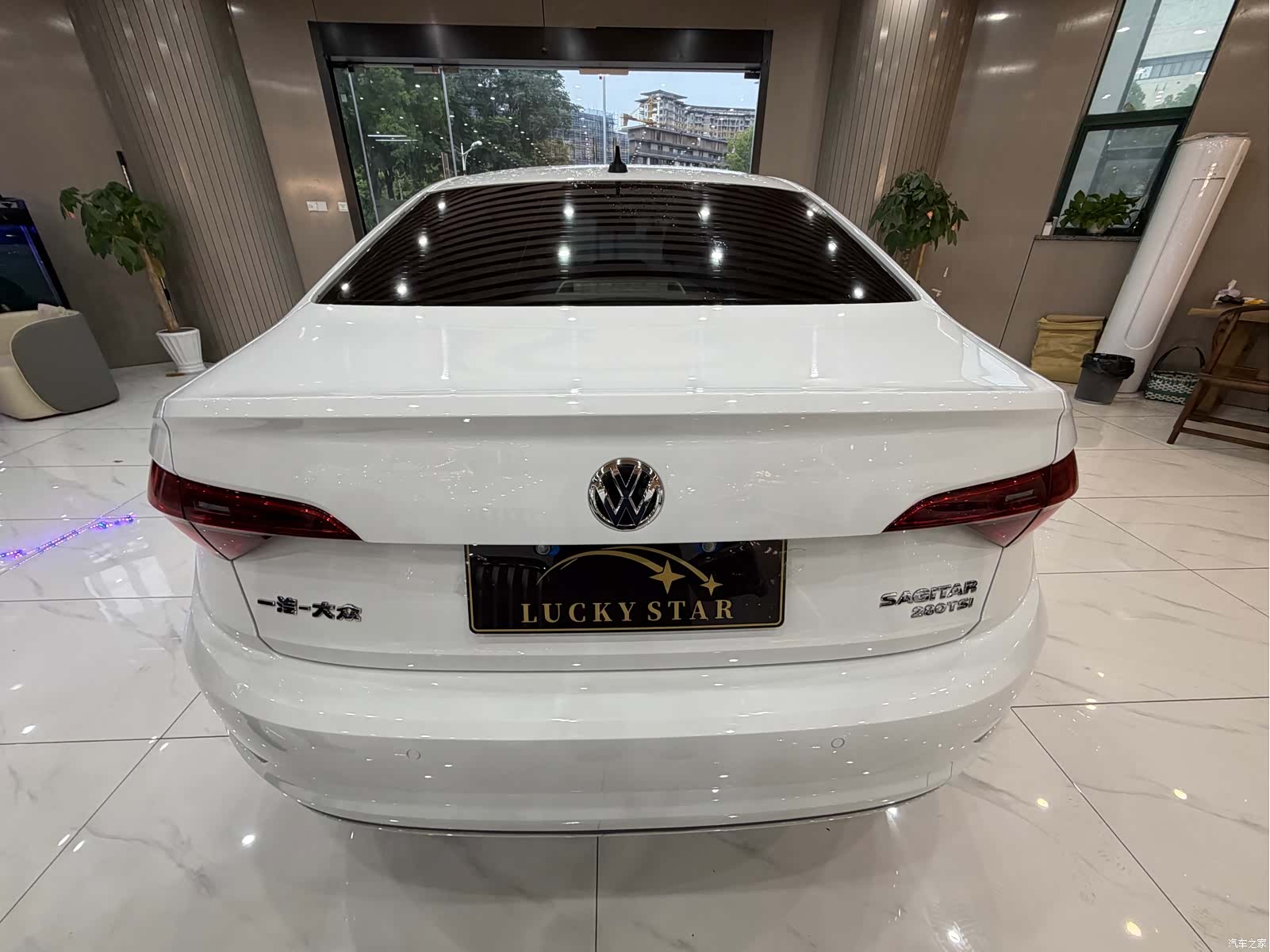 Volkswagen Sagitar, 2021 6