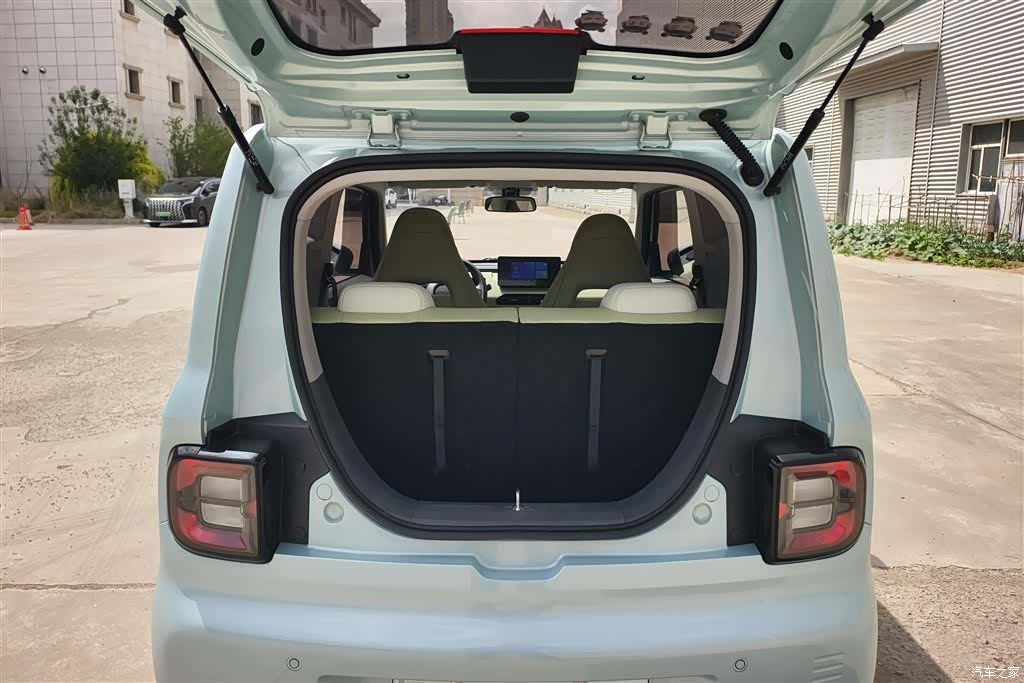 Geely Panda, 2025 4