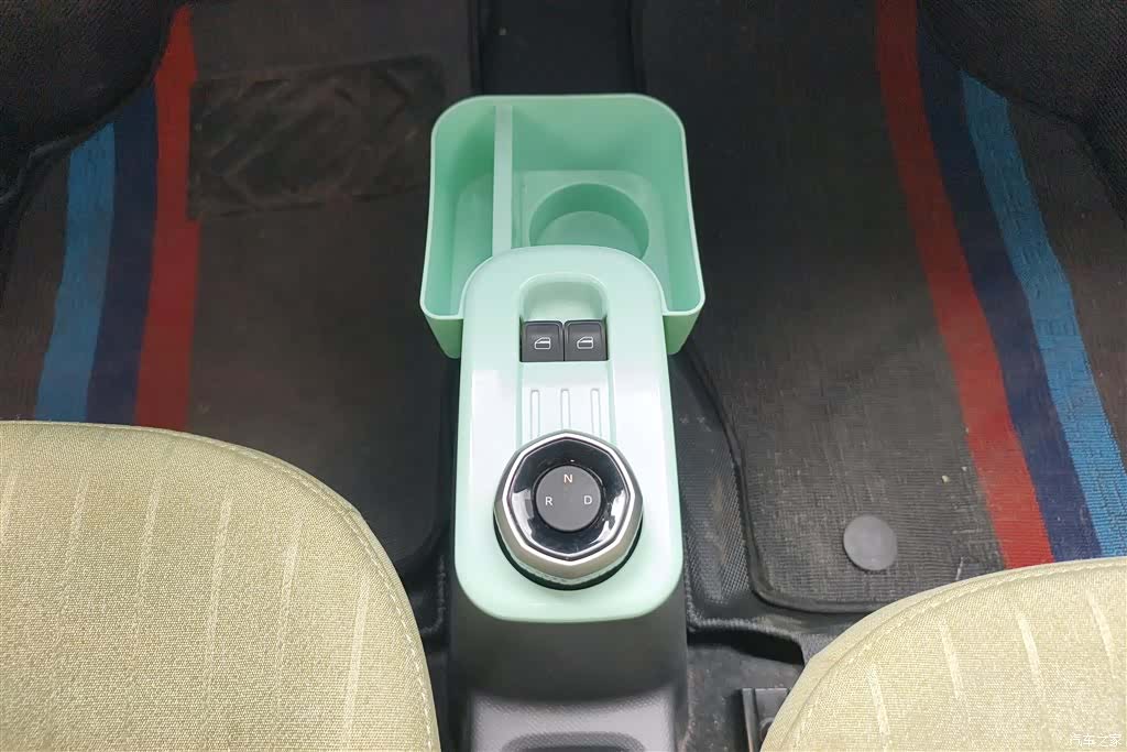 Geely Panda, 2025 16