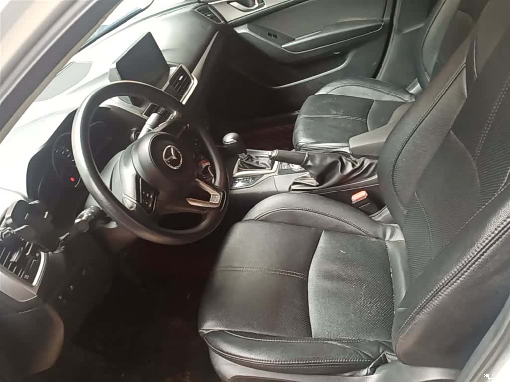 Mazda Mazda3, 2018 15