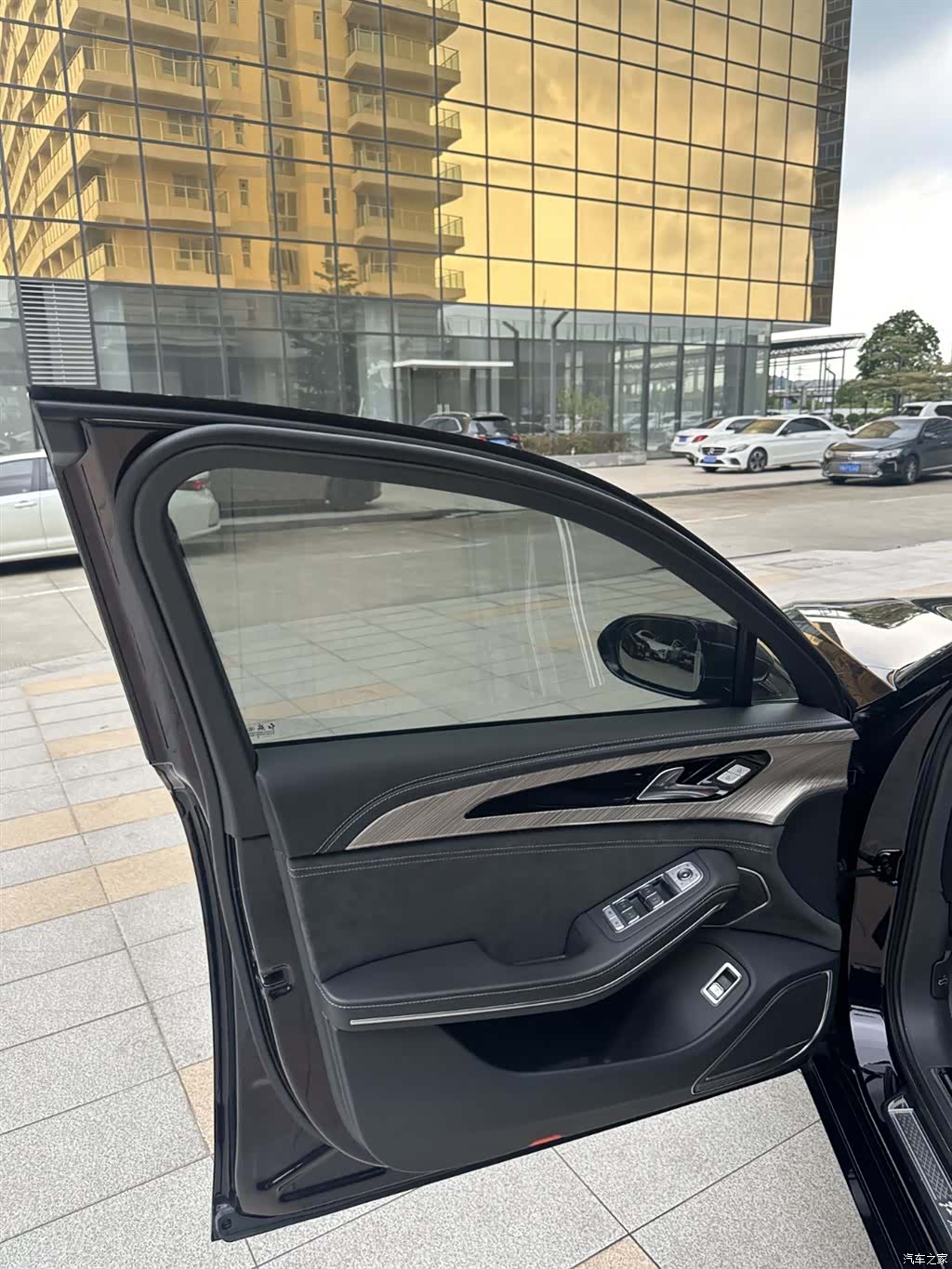 Hongqi H9, 2021 12