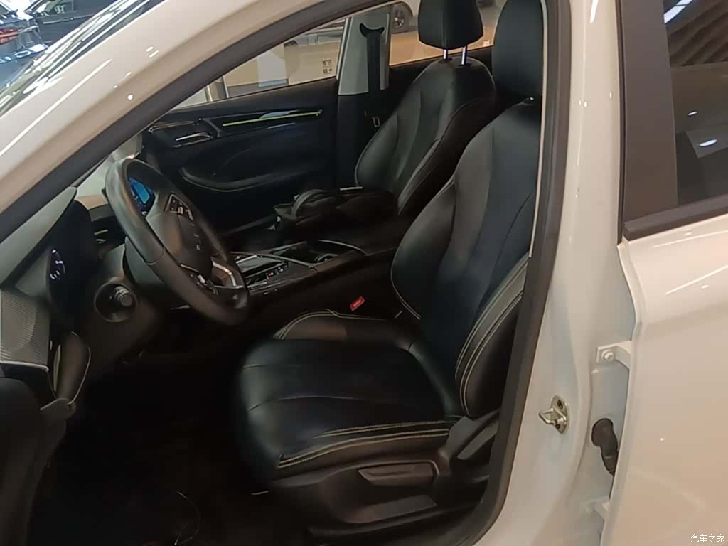 Roewe i5, 2022 15