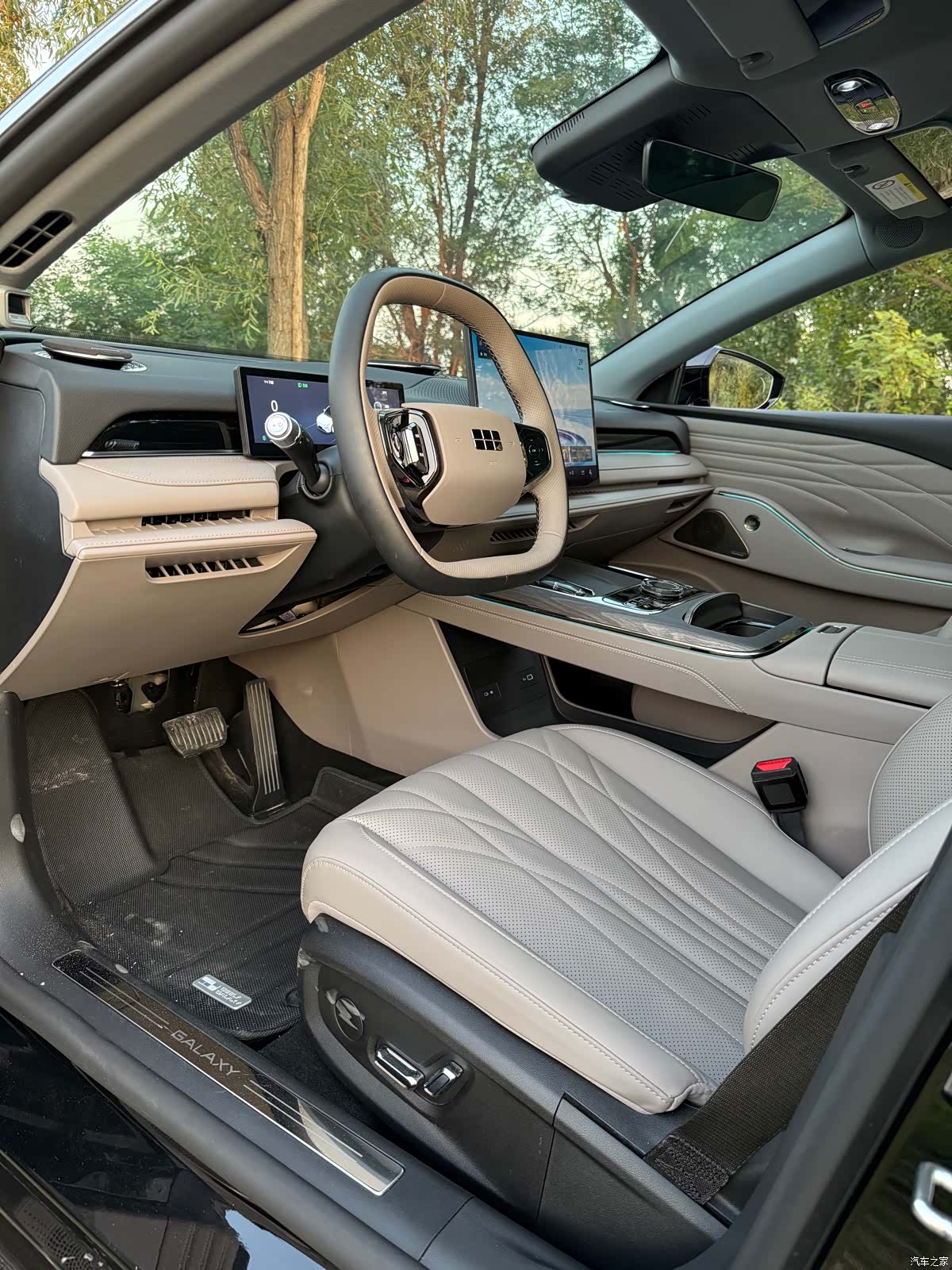 Geely 8, 2025 4