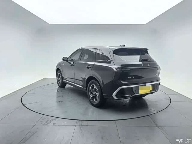 Hongqi HS3, 2025 6