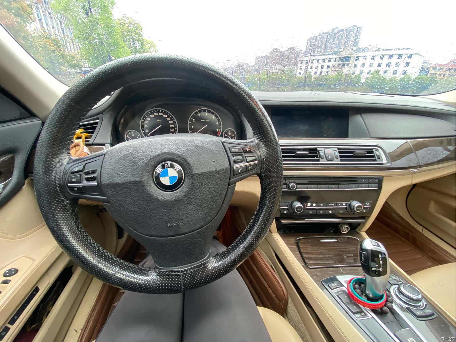 BMW 7 Series, 2011 13
