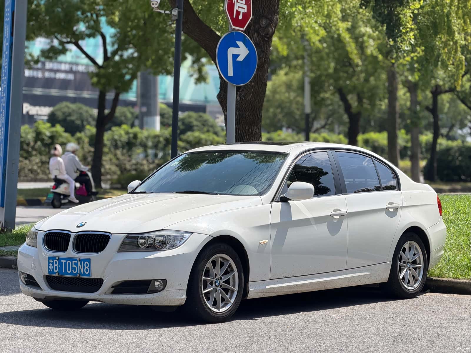BMW 3 Series, 2011 1