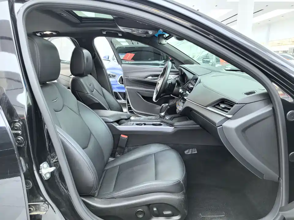 Cadillac CT4