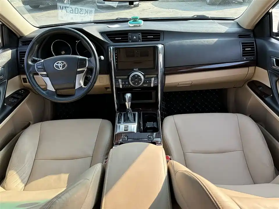 Toyota Reiz