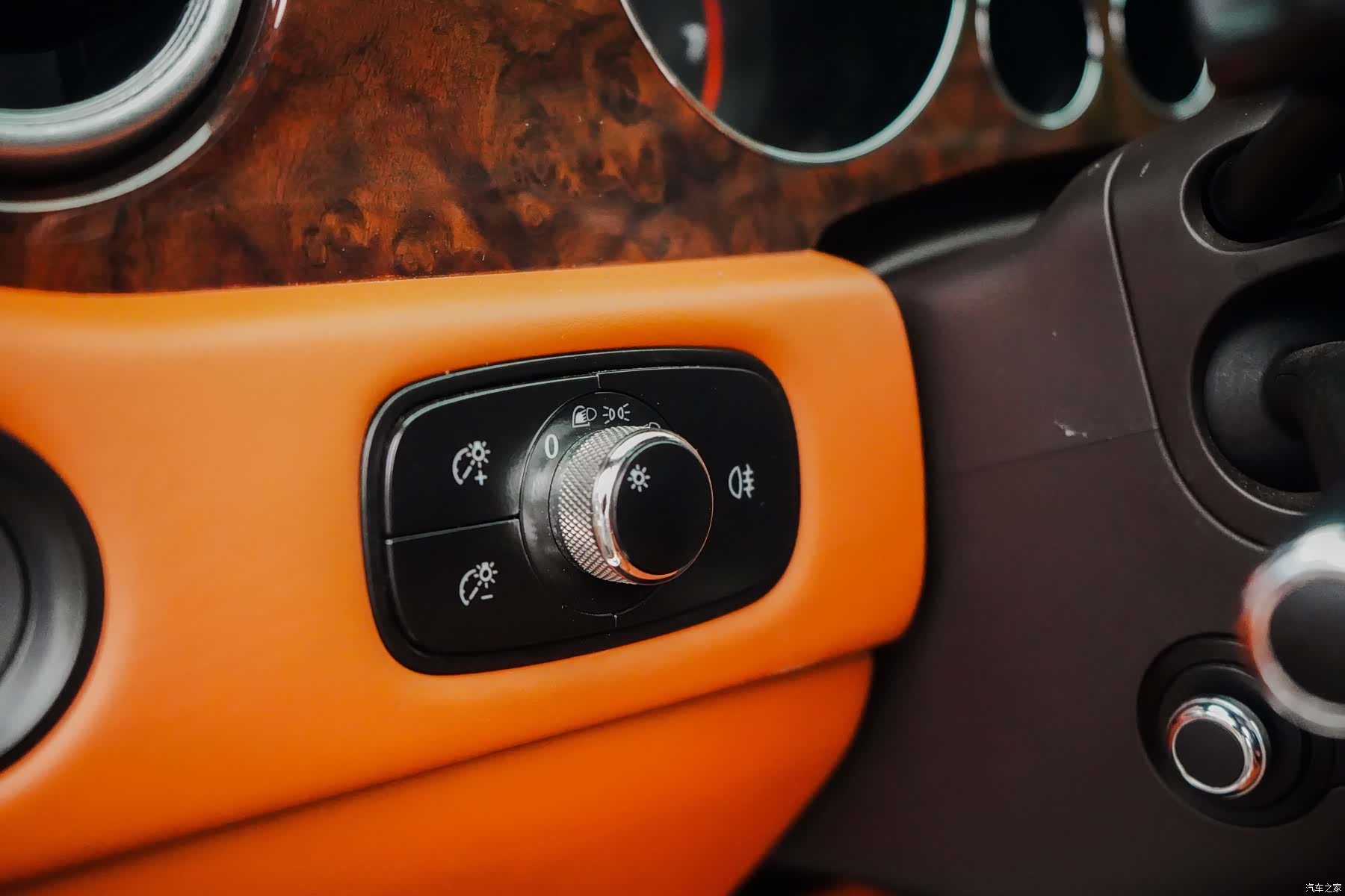 Bentley Flying Spur, 2013 11
