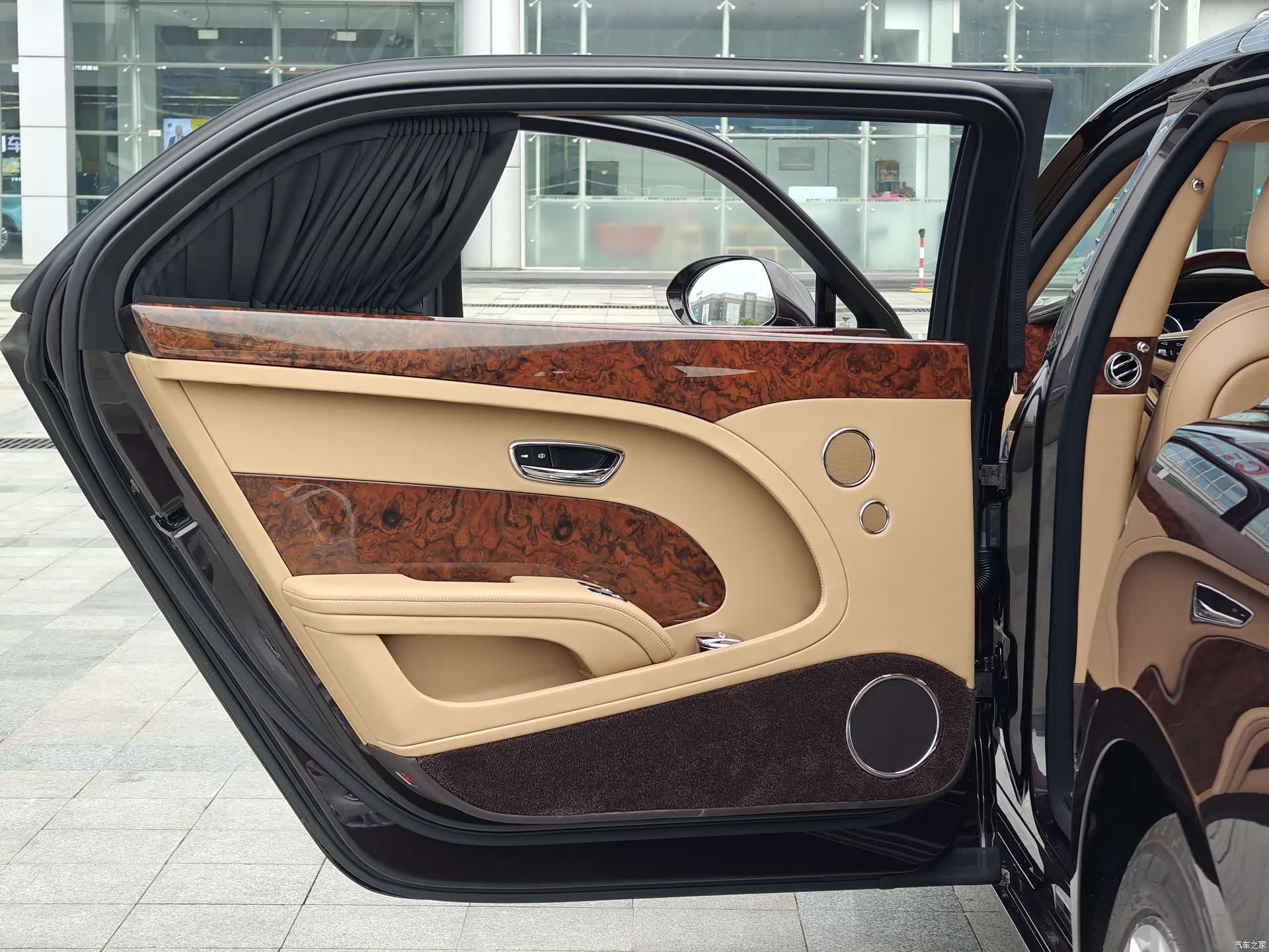 Bentley Mulsanne, 2019 23