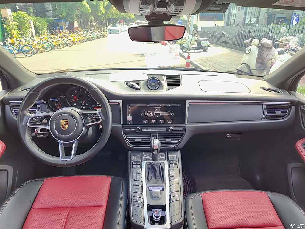Porsche Macan, 2021 10