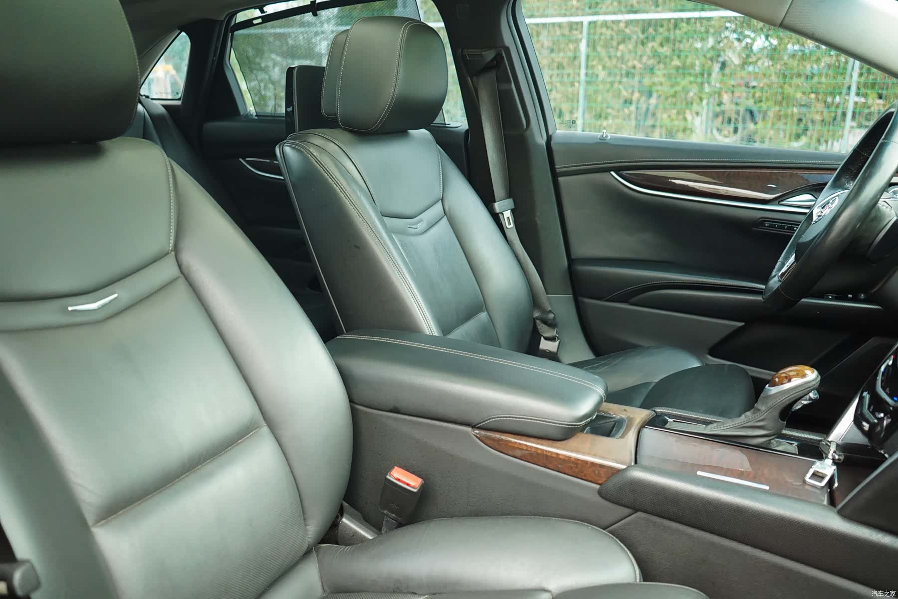 Cadillac XTS, 2013 15