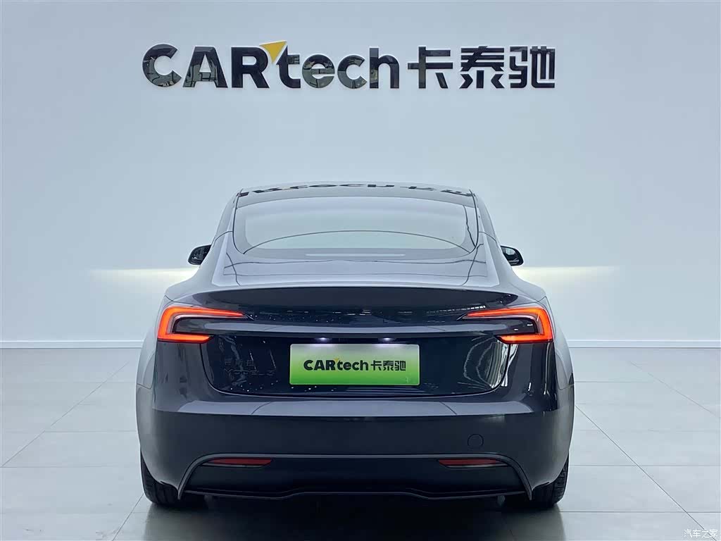 Tesla Model 3, 2025 4