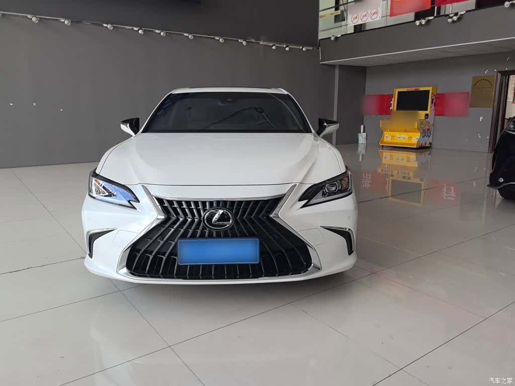 Lexus ES, 2024 все фото