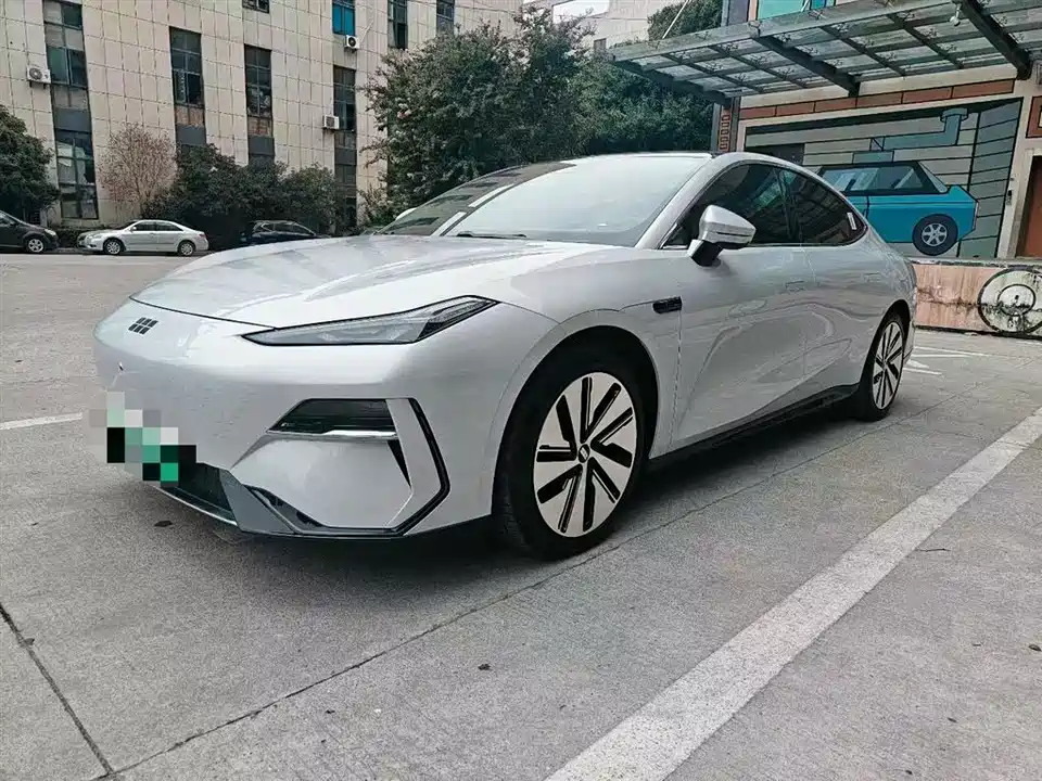 Geely Galaxy Galaxy E8