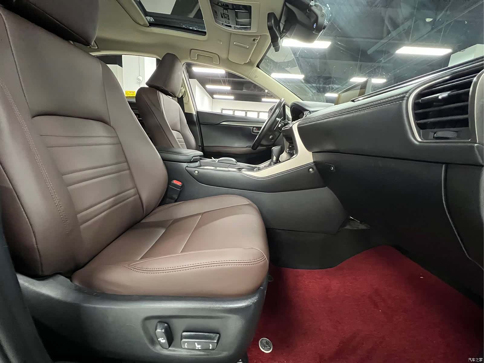 Lexus NX, 2020 12