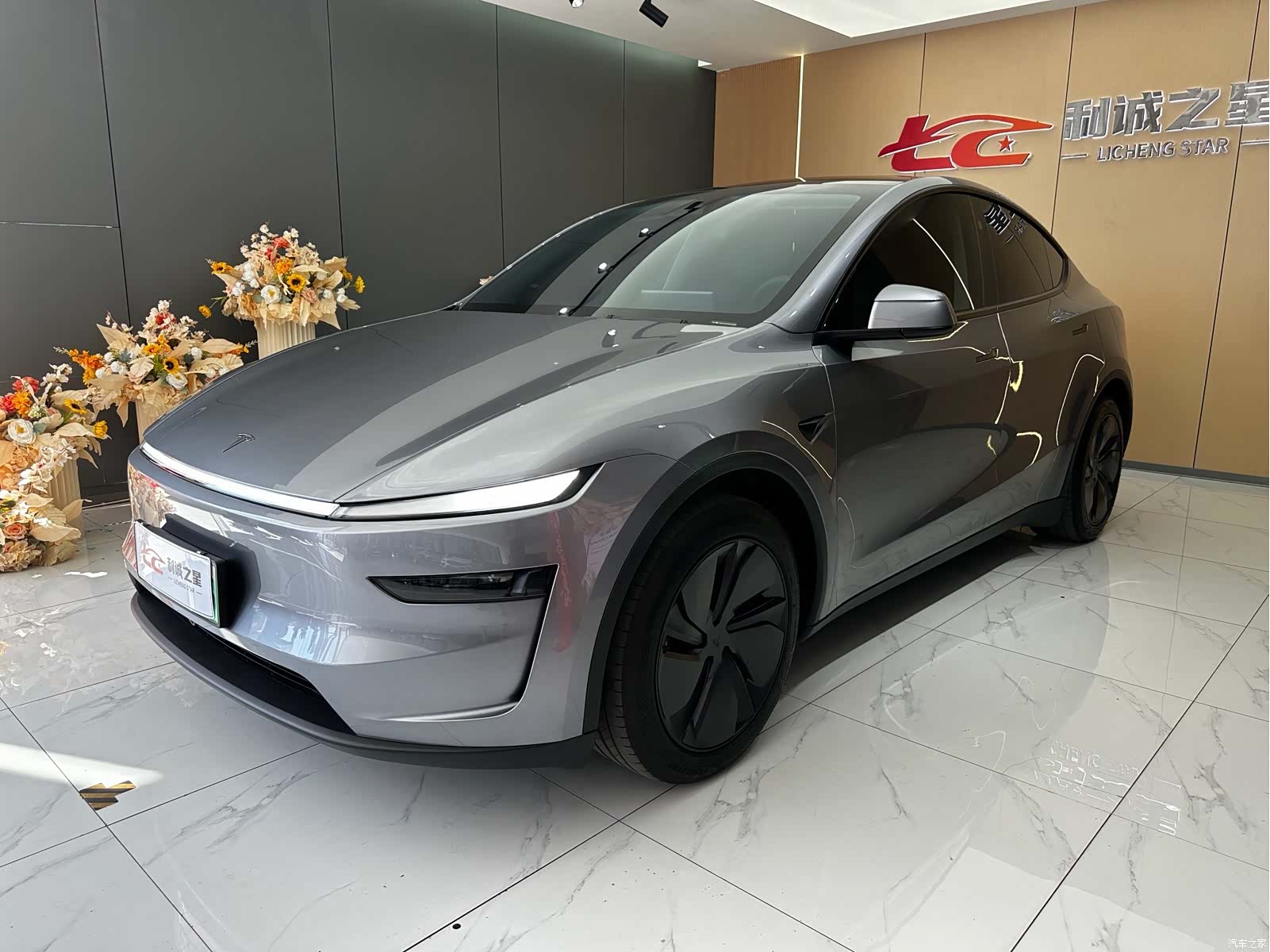 Tesla Model Y, 2025 1