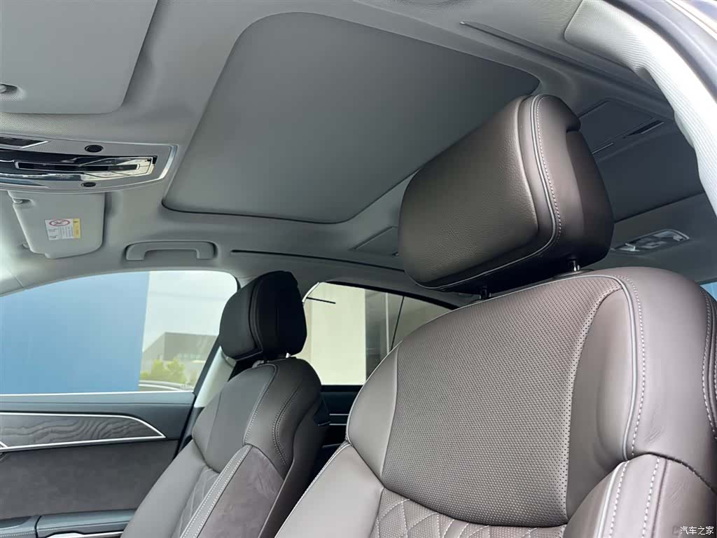 Audi A8L, 2025 13