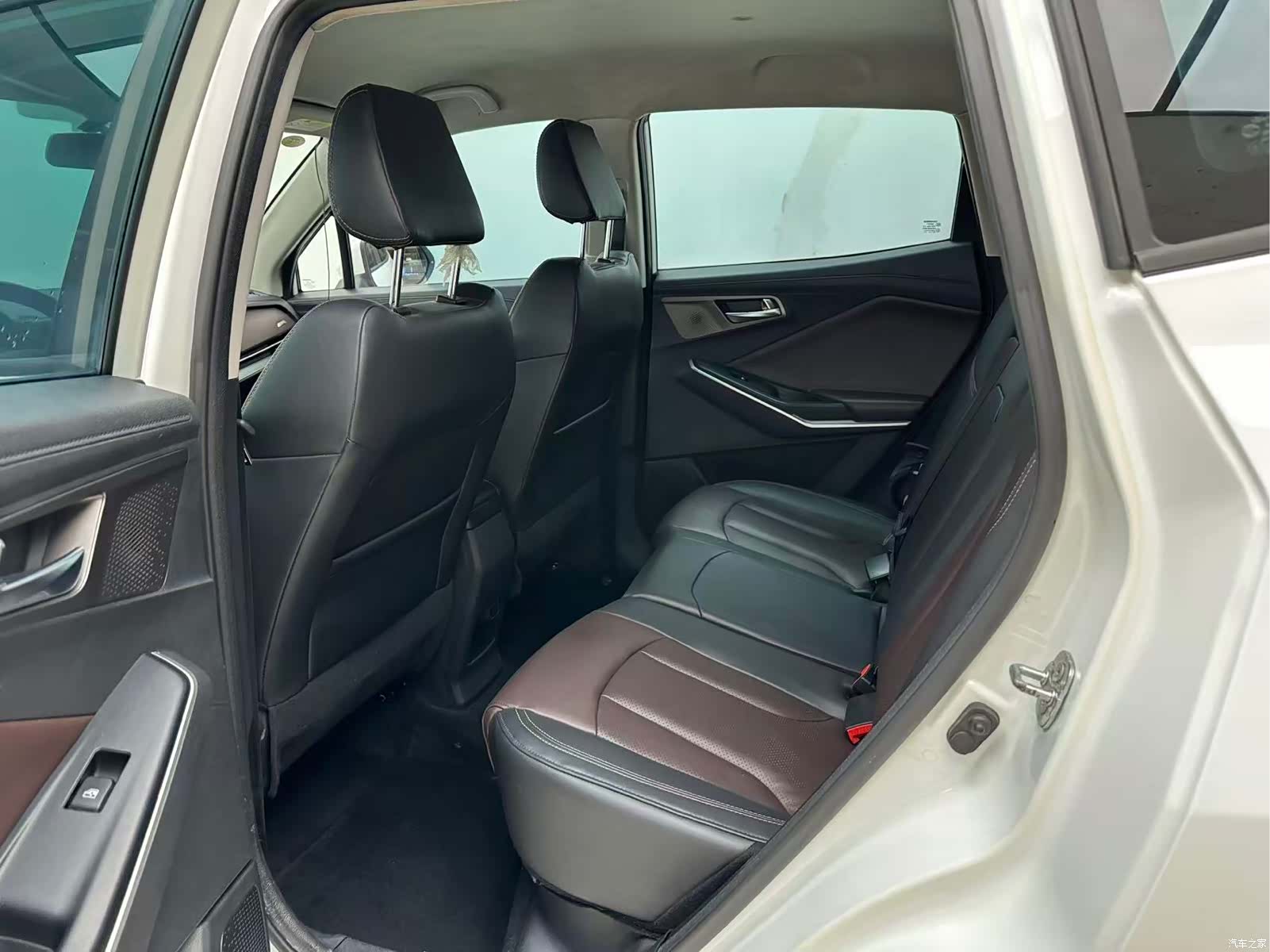 Changan CS15, 2020 16
