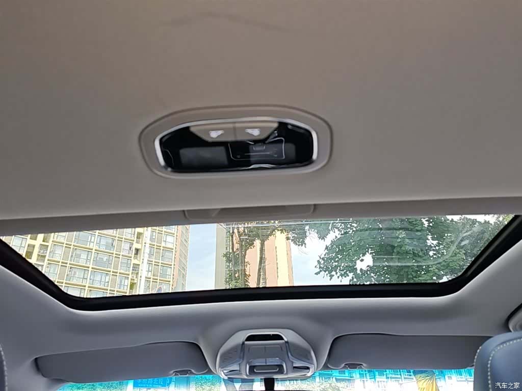 Geely Binray, 2022 18