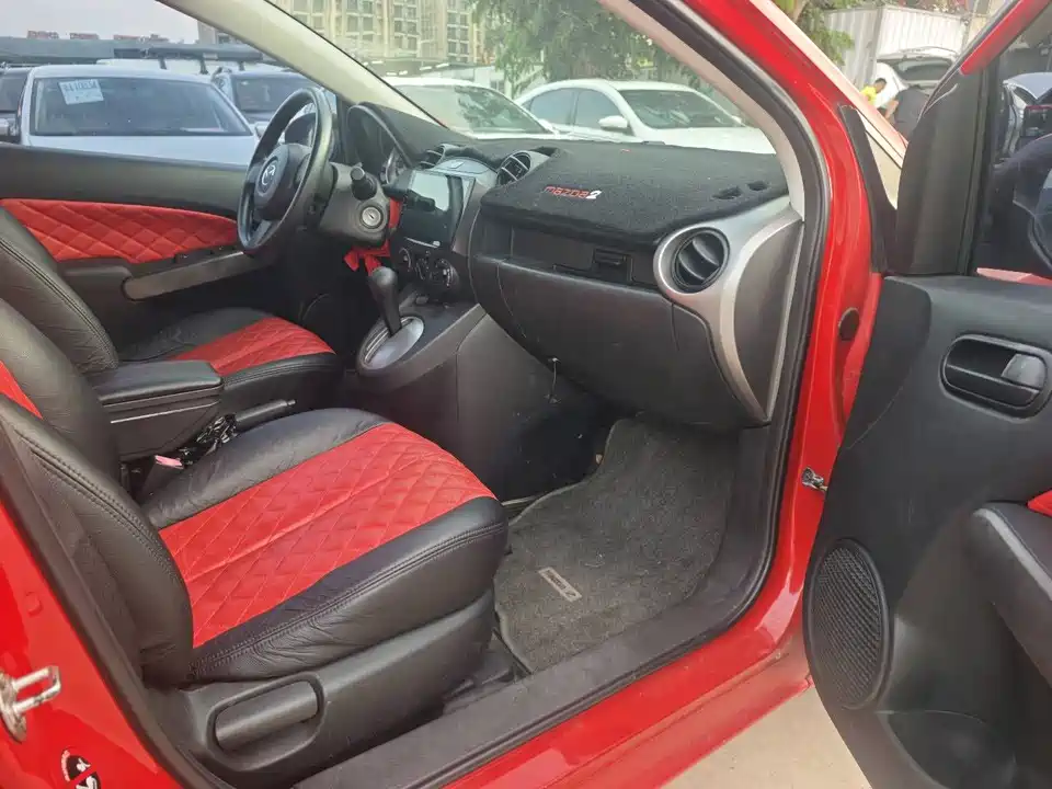 Mazda 2