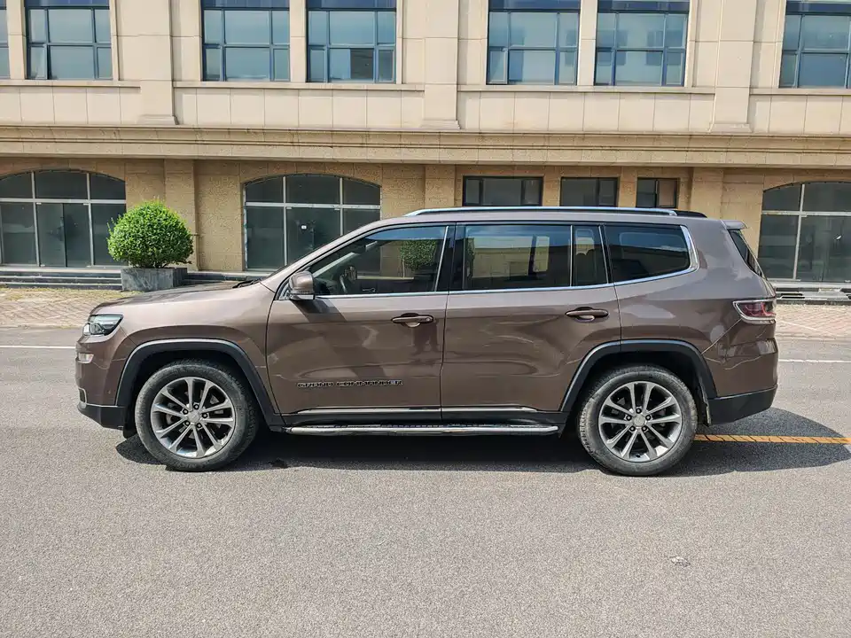 Jeep Grand Commander