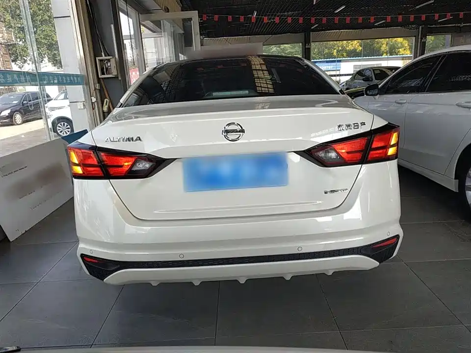 Nissan Teana