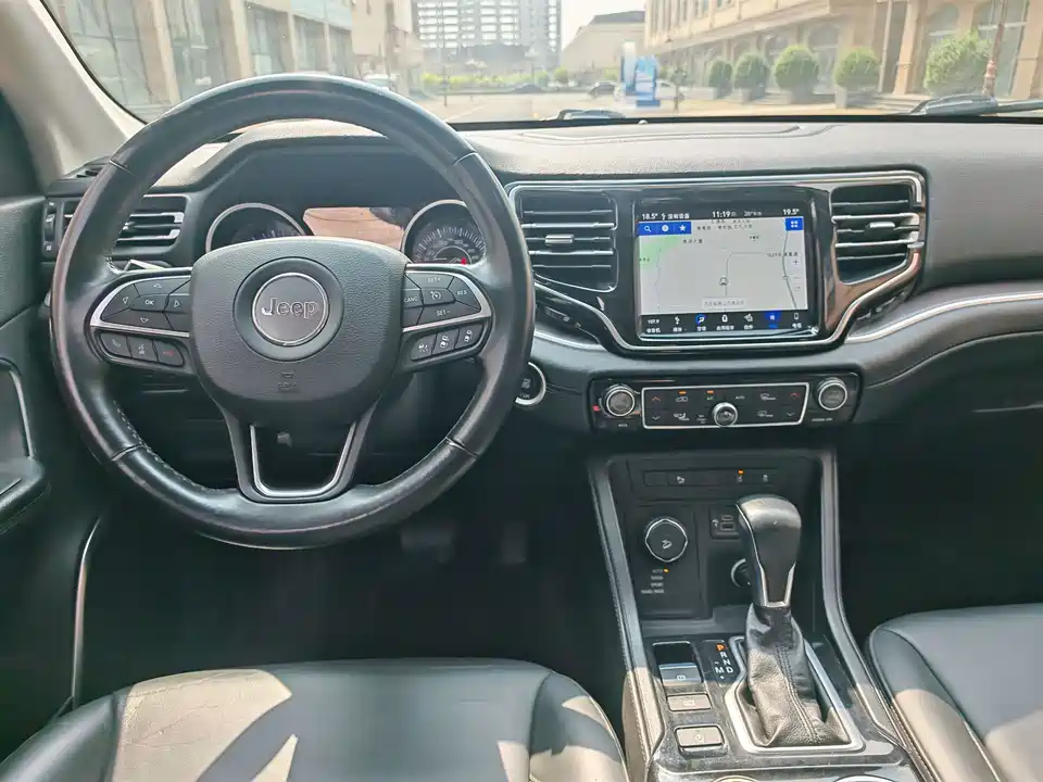 Jeep Grand Commander