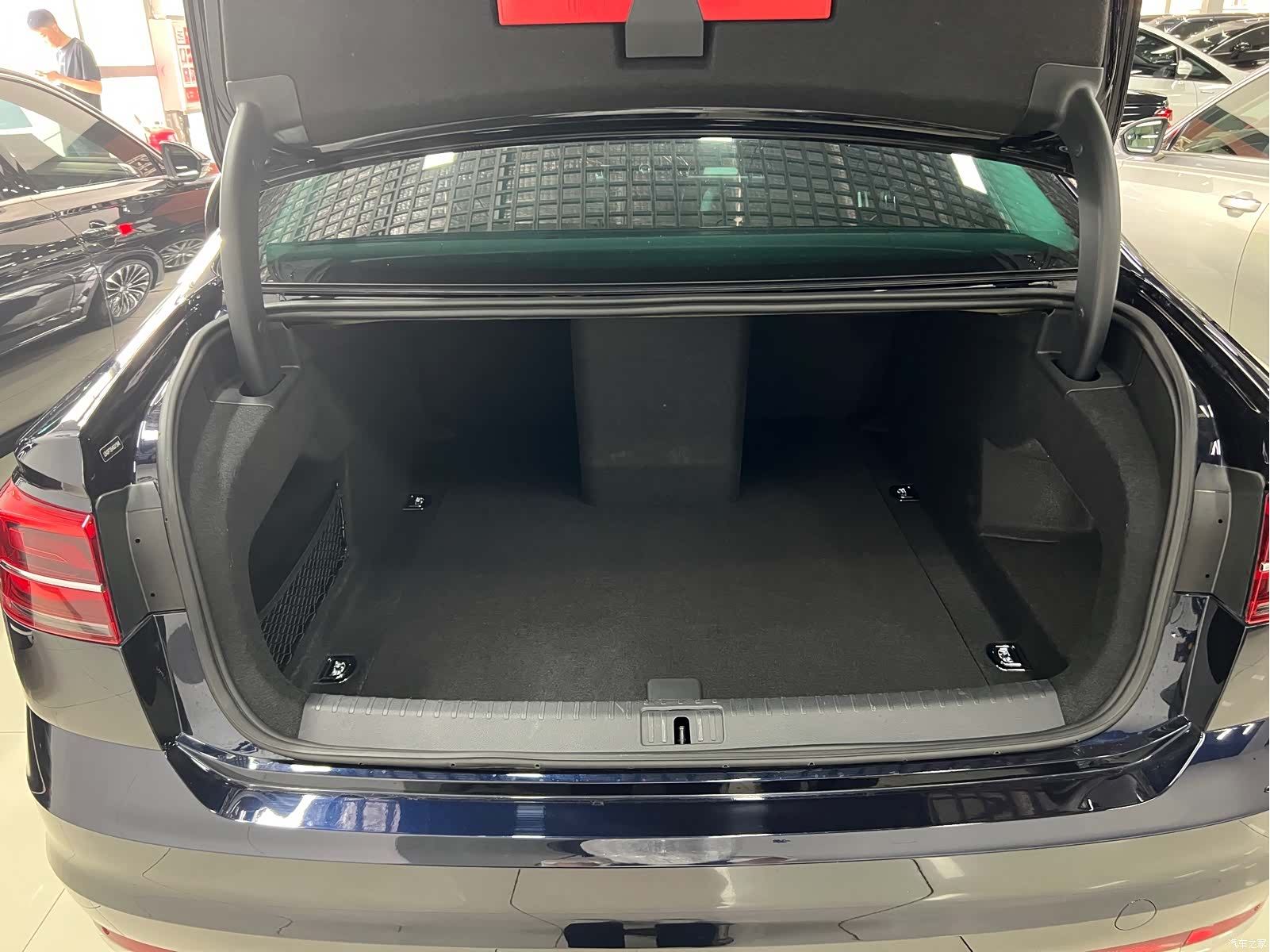 Volkswagen Phideon, 2022 14