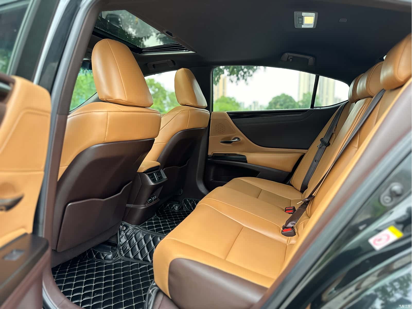 Lexus ES, 2019 7